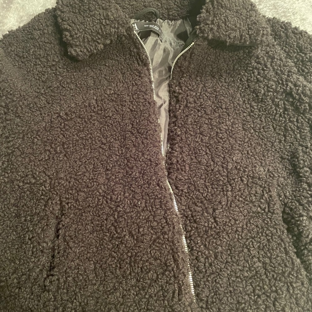 Zara Short Faux Shearling Jacket in size Medium - Picture 3 of 6